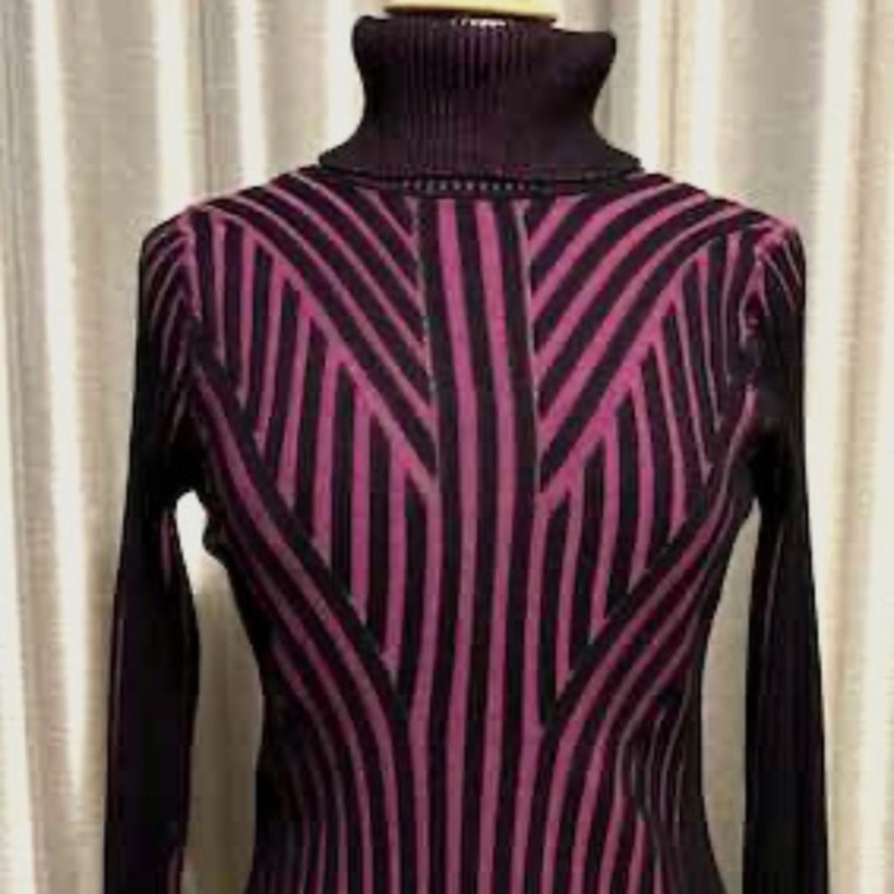 DKNY Printed Ribbed Turtle Neck Sweater